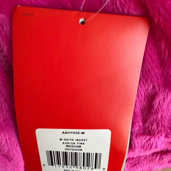 The North Face Teddy Jacket in Hot Pink - Picture 5 of 8